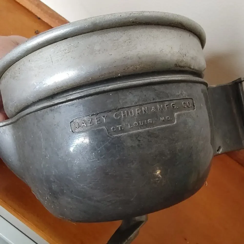 Vintage Dazey Churn Mfg Co. Speedo Juicer w/ Wood Handle